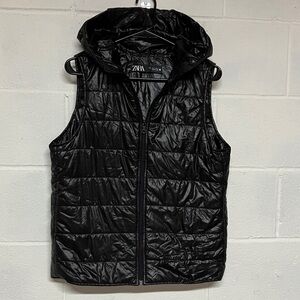 Zara Women’s Shiny Black Thin Puffer Hooded Vest